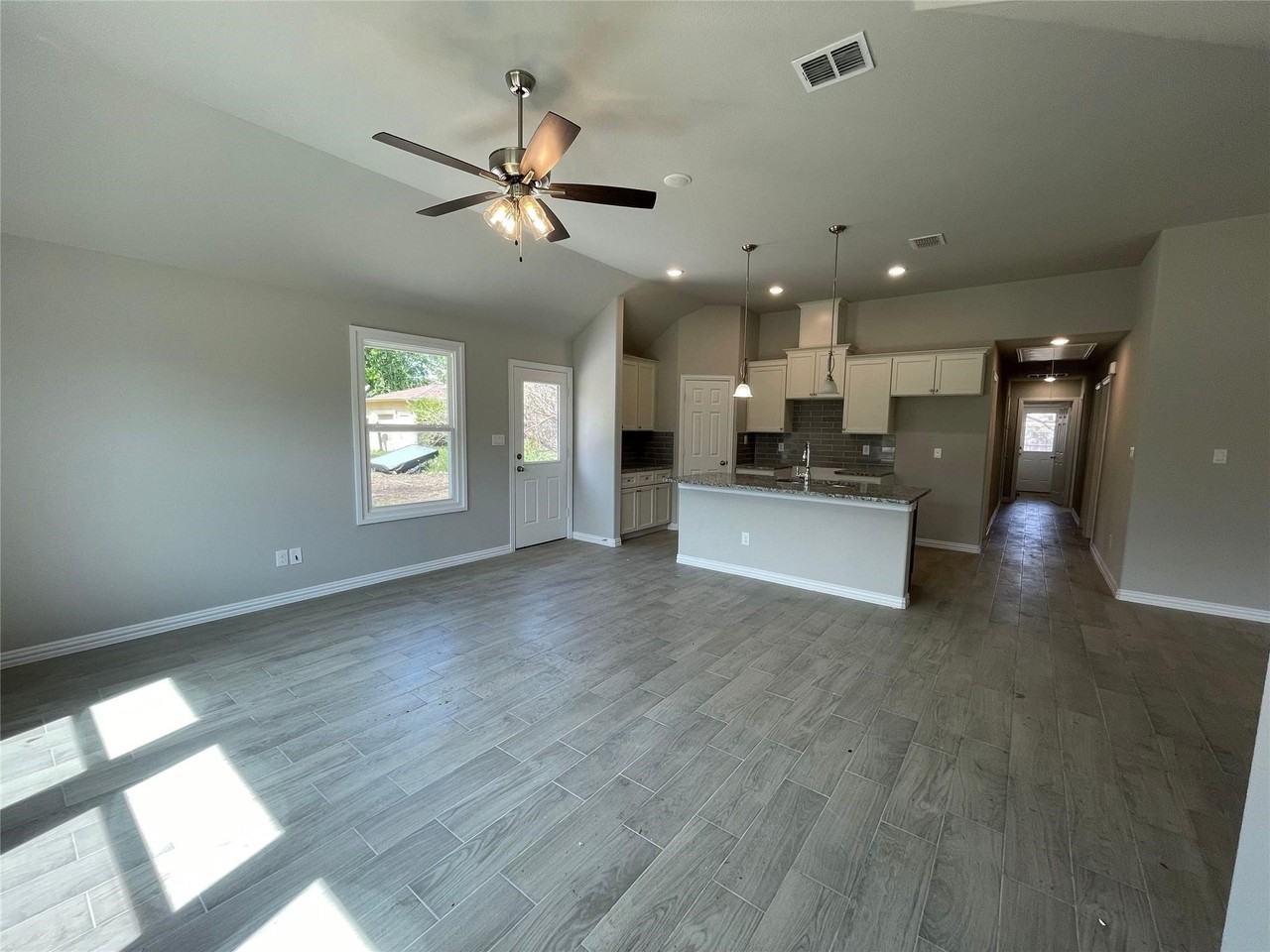 1019 E Hattie St - Photo 6 of 28