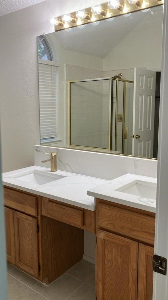 2296 Grandview Dr - Photo 3 of 10