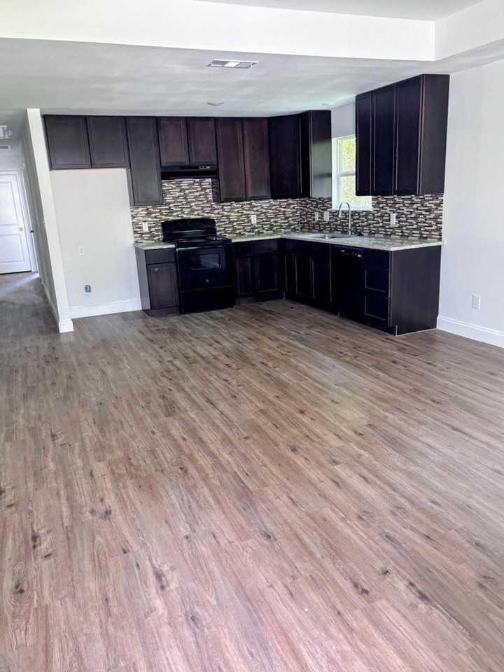 714 Cedarcrest Dr - Photo 3 of 14