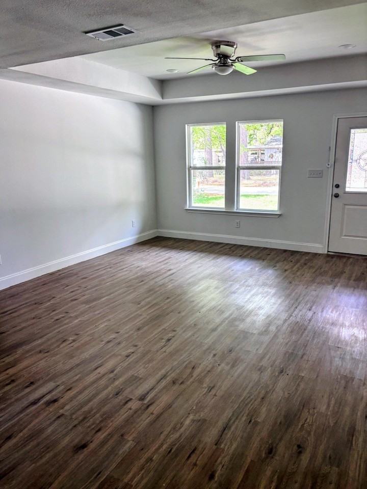 714 Cedarcrest Dr - Photo 4 of 14