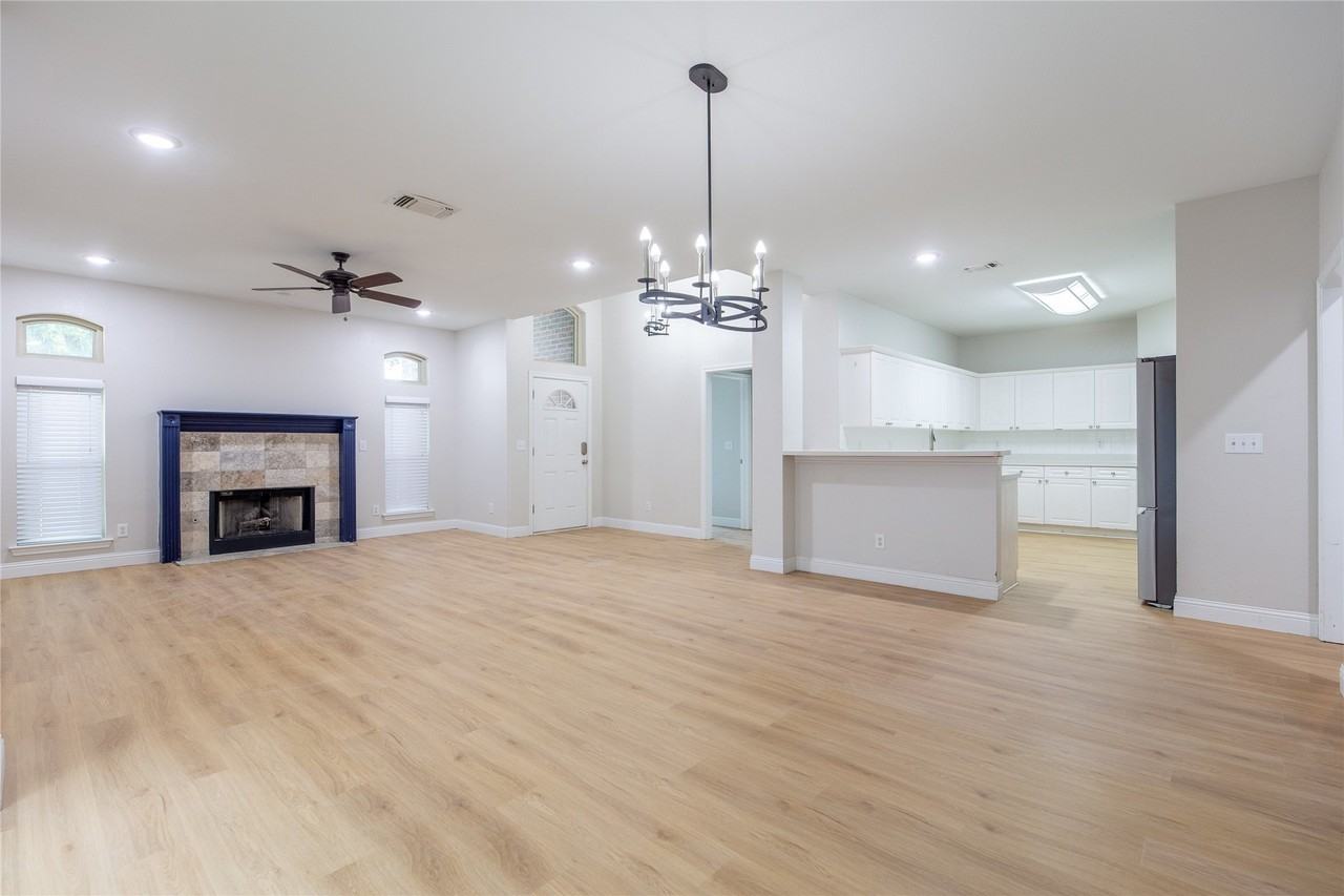 1803 Fern Ct - Photo 3 of 27