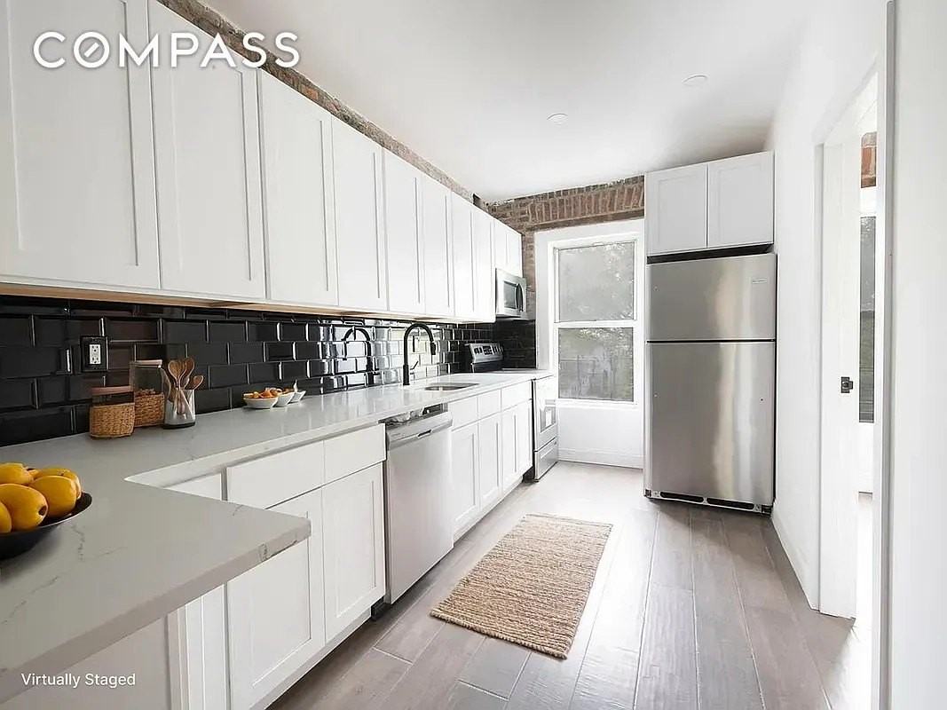 586 5th Ave #2 - Photo 3 of 18
