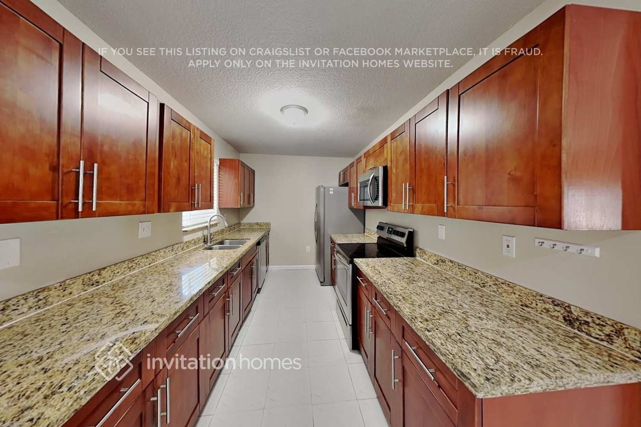 17035 Sw 145th Ave - Photo 5 of 18