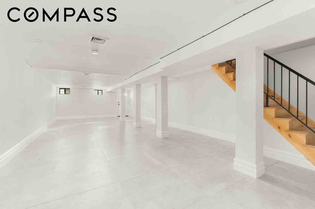 1110 Putnam Ave #1 - Photo 7 of 8