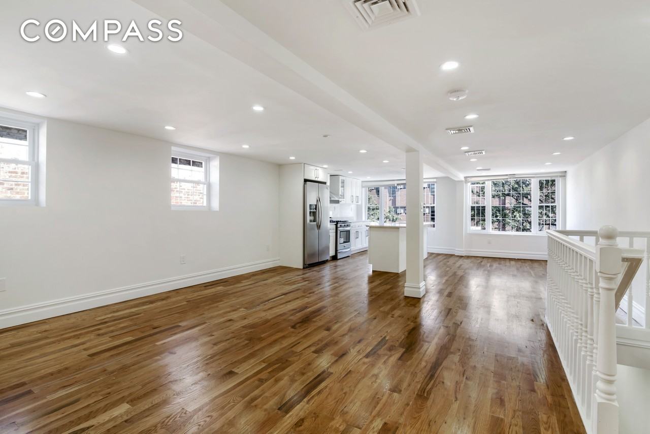 552 Pennsylvania Ave #2 - Photo 3 of 9