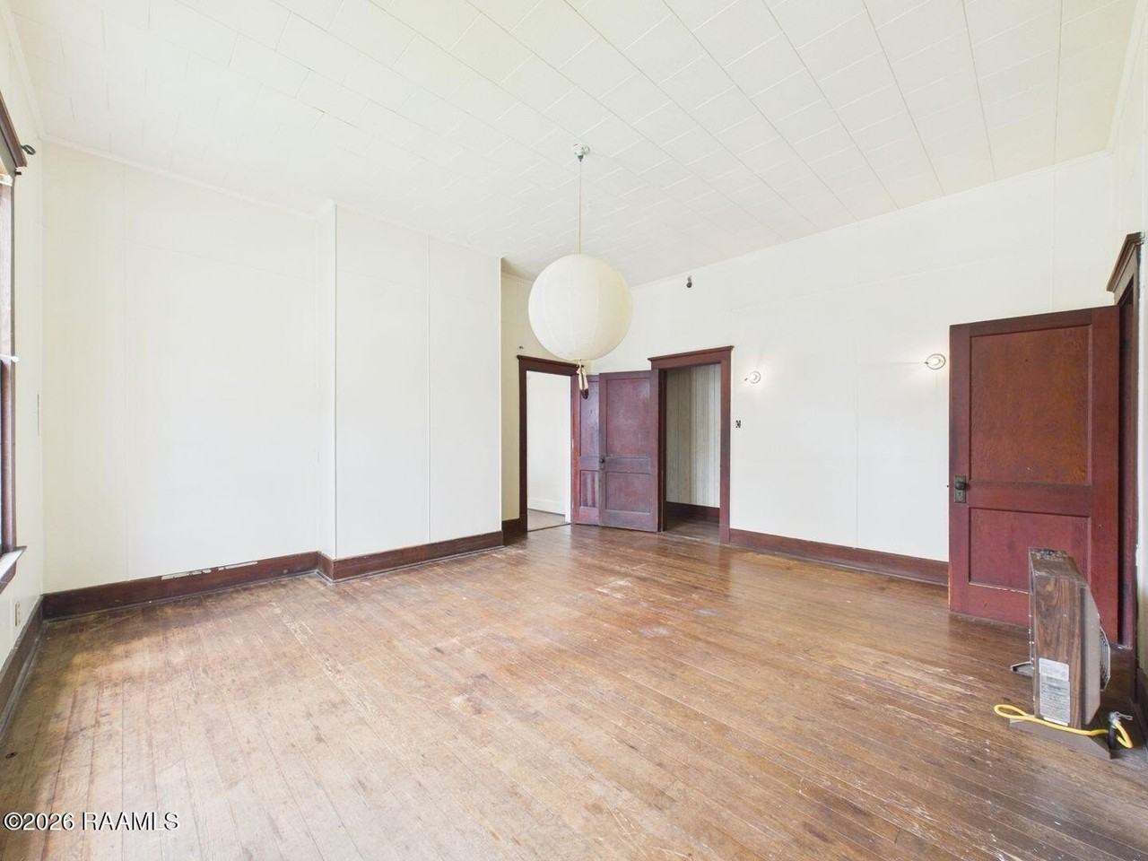 223 General Gardner Ave - Photo 5 of 18