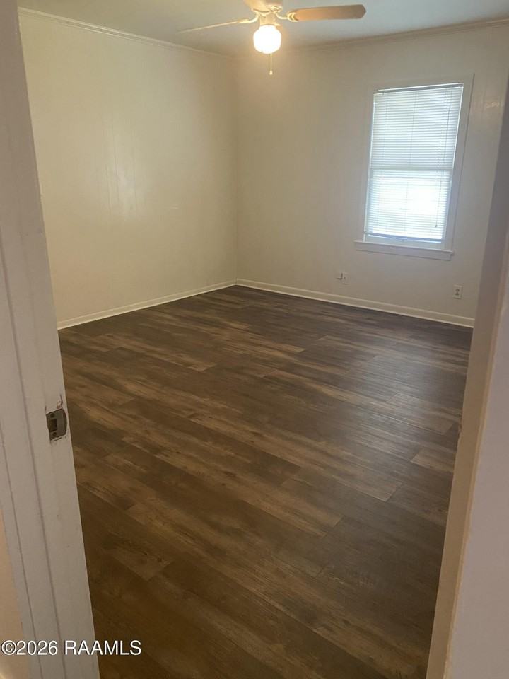 714 Evangeline Dr - Photo 6 of 11
