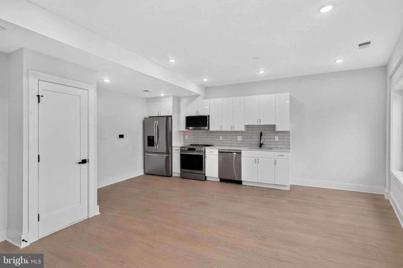 1650 Columbia Rd Nw #401 - Photo 5 of 21