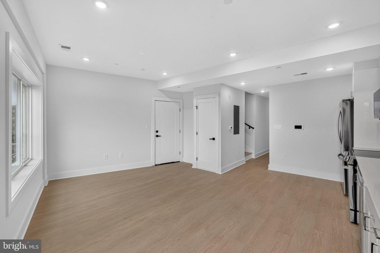 1650 Columbia Rd Nw #401 - Photo 6 of 21