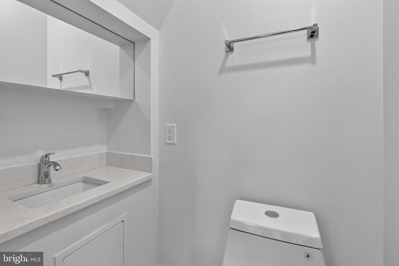 1650 Columbia Rd Nw #401 - Photo 7 of 21