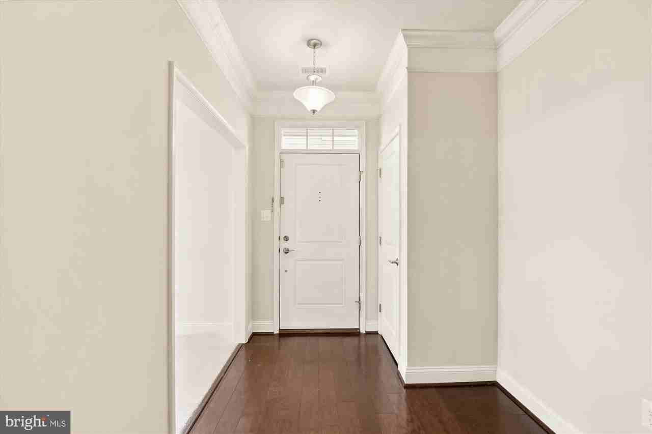 67 Linden Pl - Photo 5 of 32