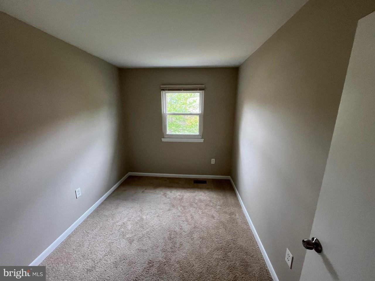 14808 Ensor Ct - Photo 4 of 23