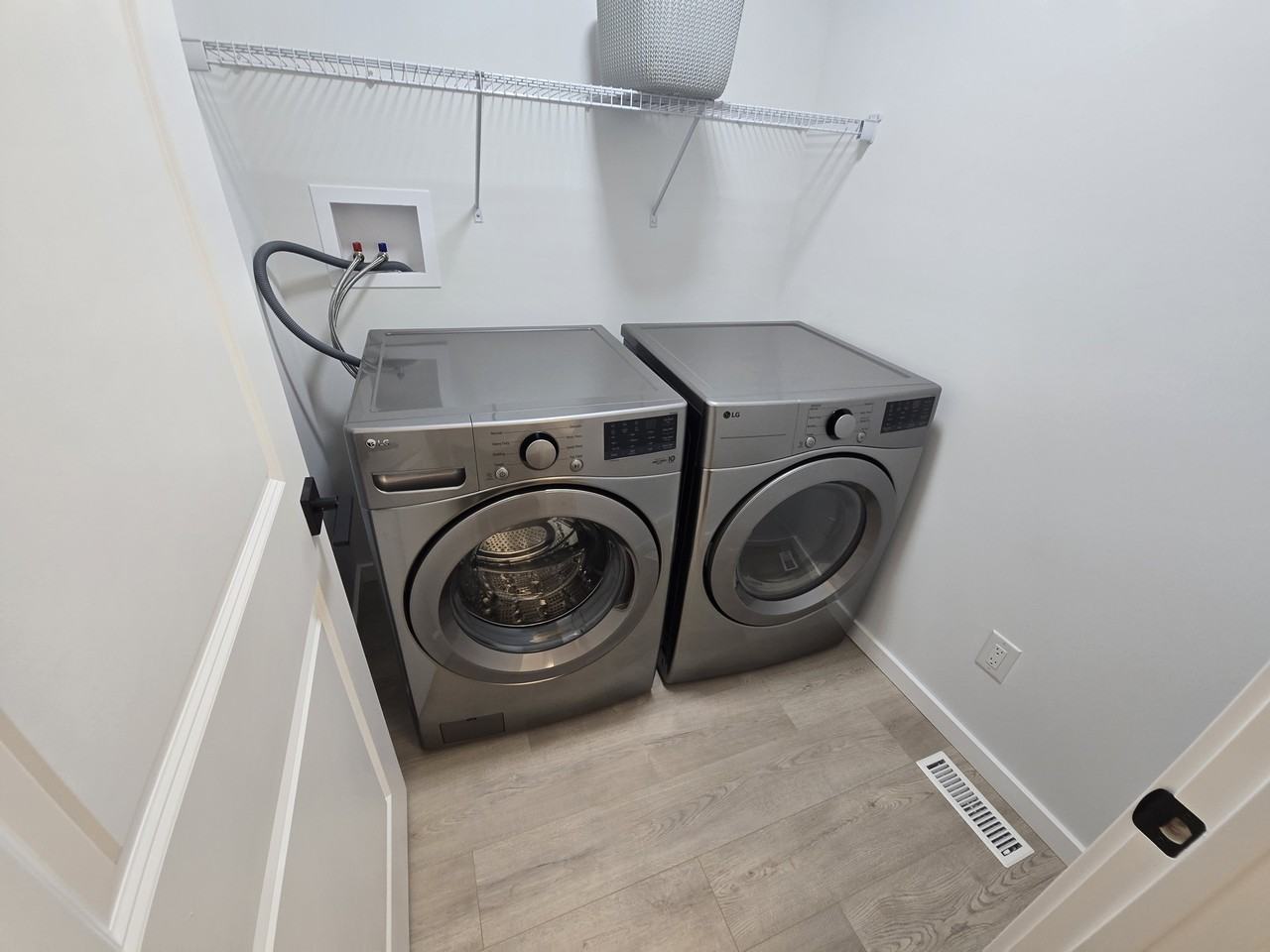 28 Stoneknife Cres #1 - Photo 6 of 12