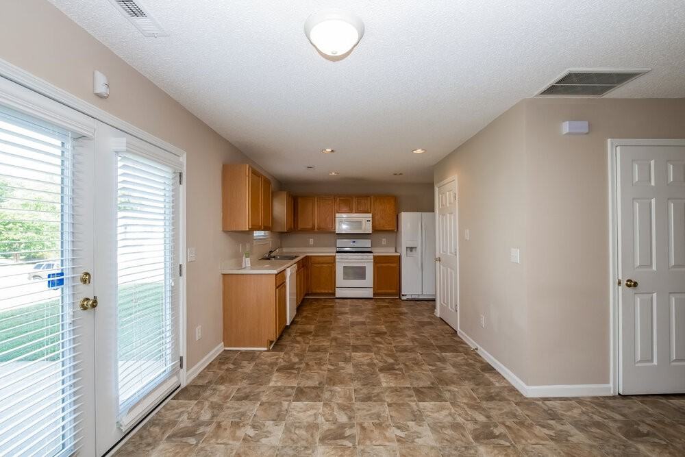 6629 Rustic View Ct - Photo 5 of 17