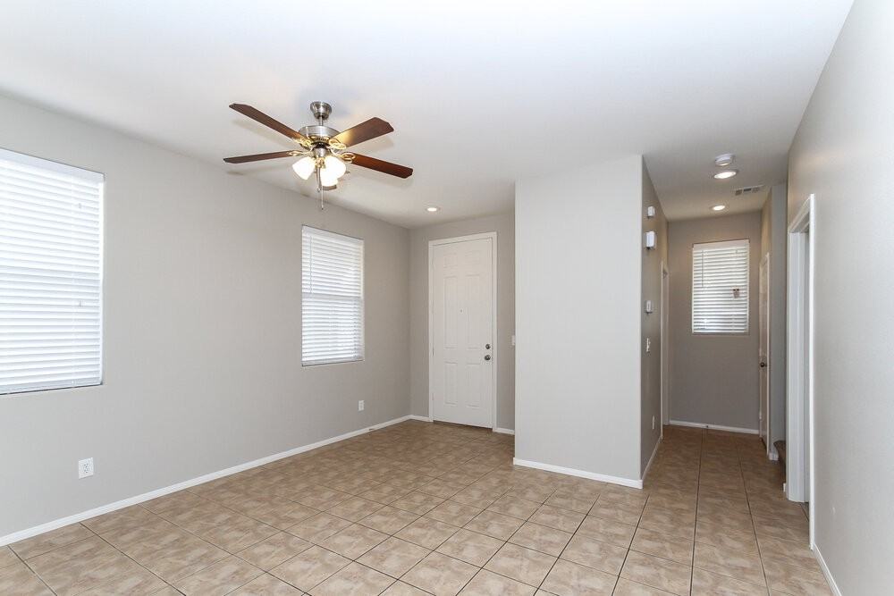 9230 Weeping Water Ave - Photo 3 of 15