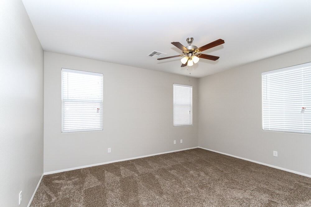 9230 Weeping Water Ave - Photo 7 of 15