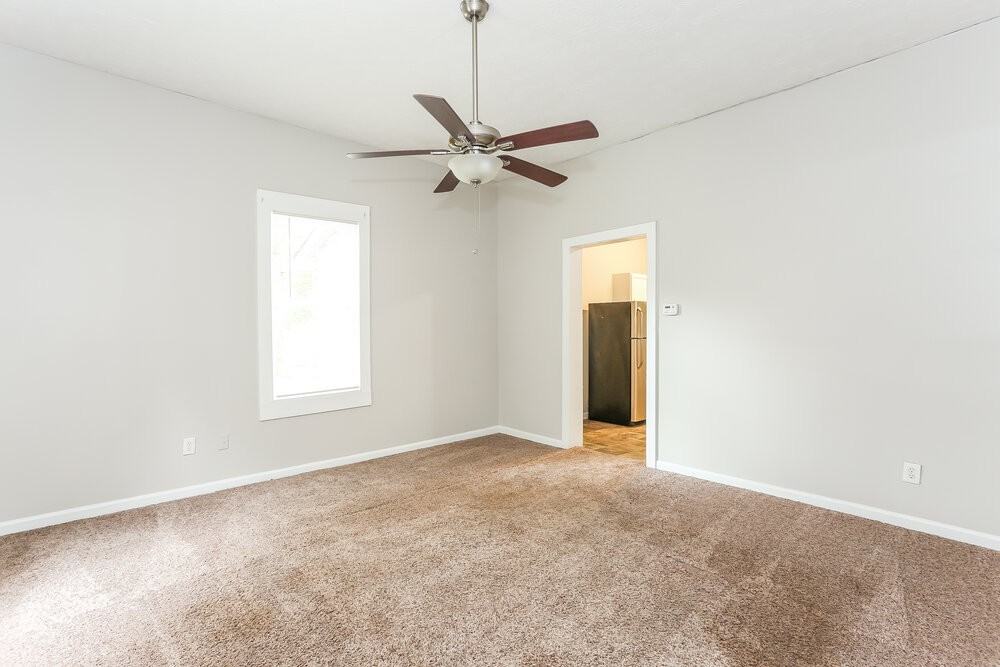 6129 Sorrell St Ne - Photo 5 of 25