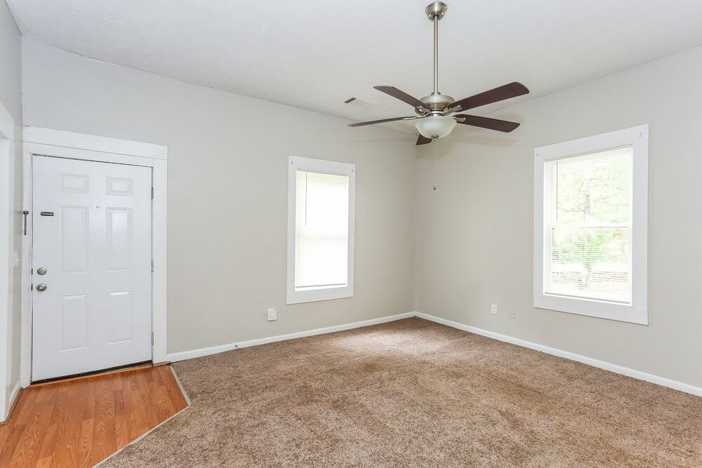 6129 Sorrell St Ne - Photo 6 of 25