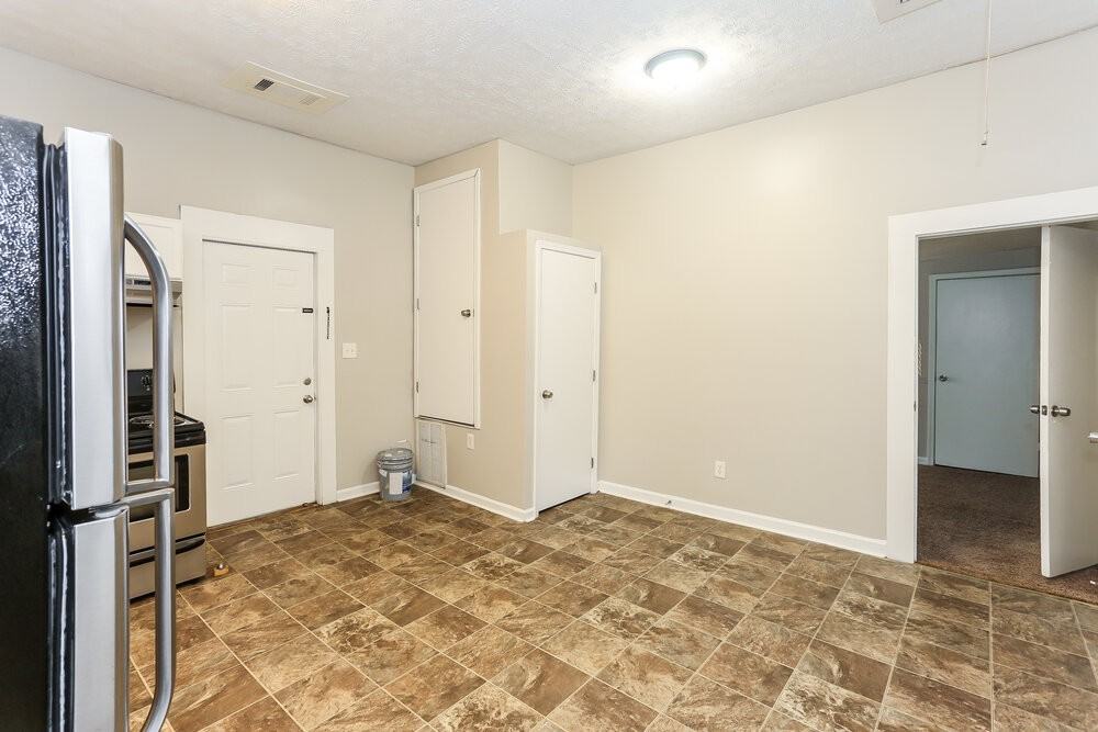 6129 Sorrell St Ne - Photo 7 of 25