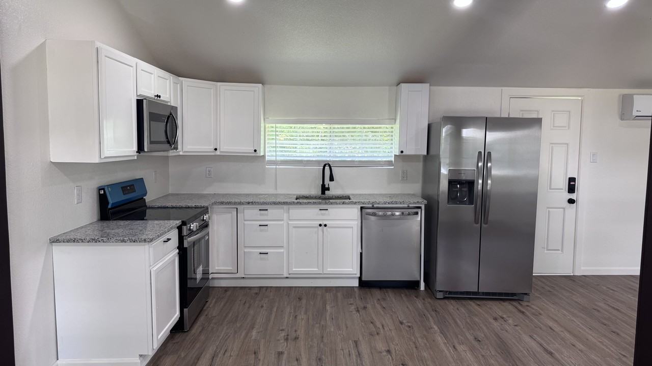110 Rabe St #1 - Photo 4 of 15