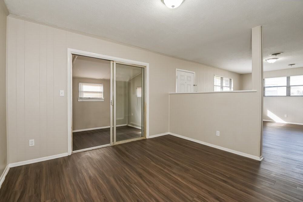 3937 Rodby Dr - Photo 4 of 16