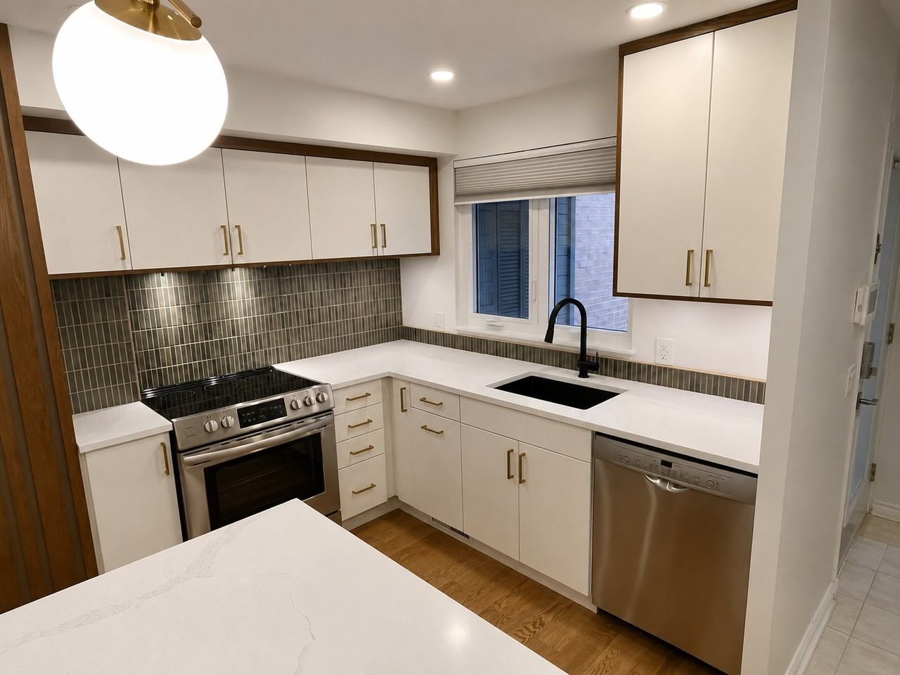 285 Bruyère Street - Photo 3 of 21