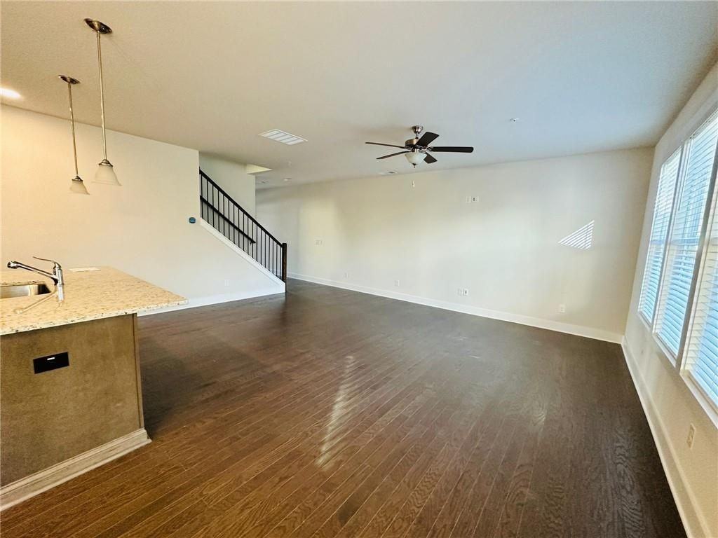 1252 Windmill Pkwy - Photo 6 of 28