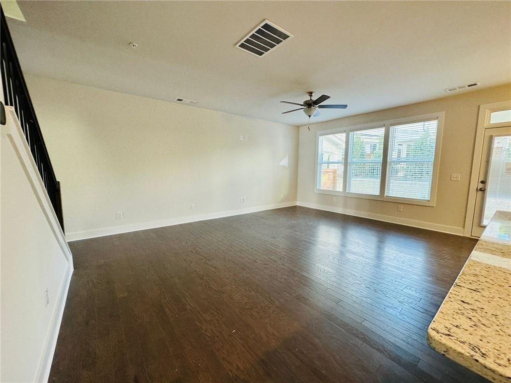 1252 Windmill Pkwy - Photo 7 of 28