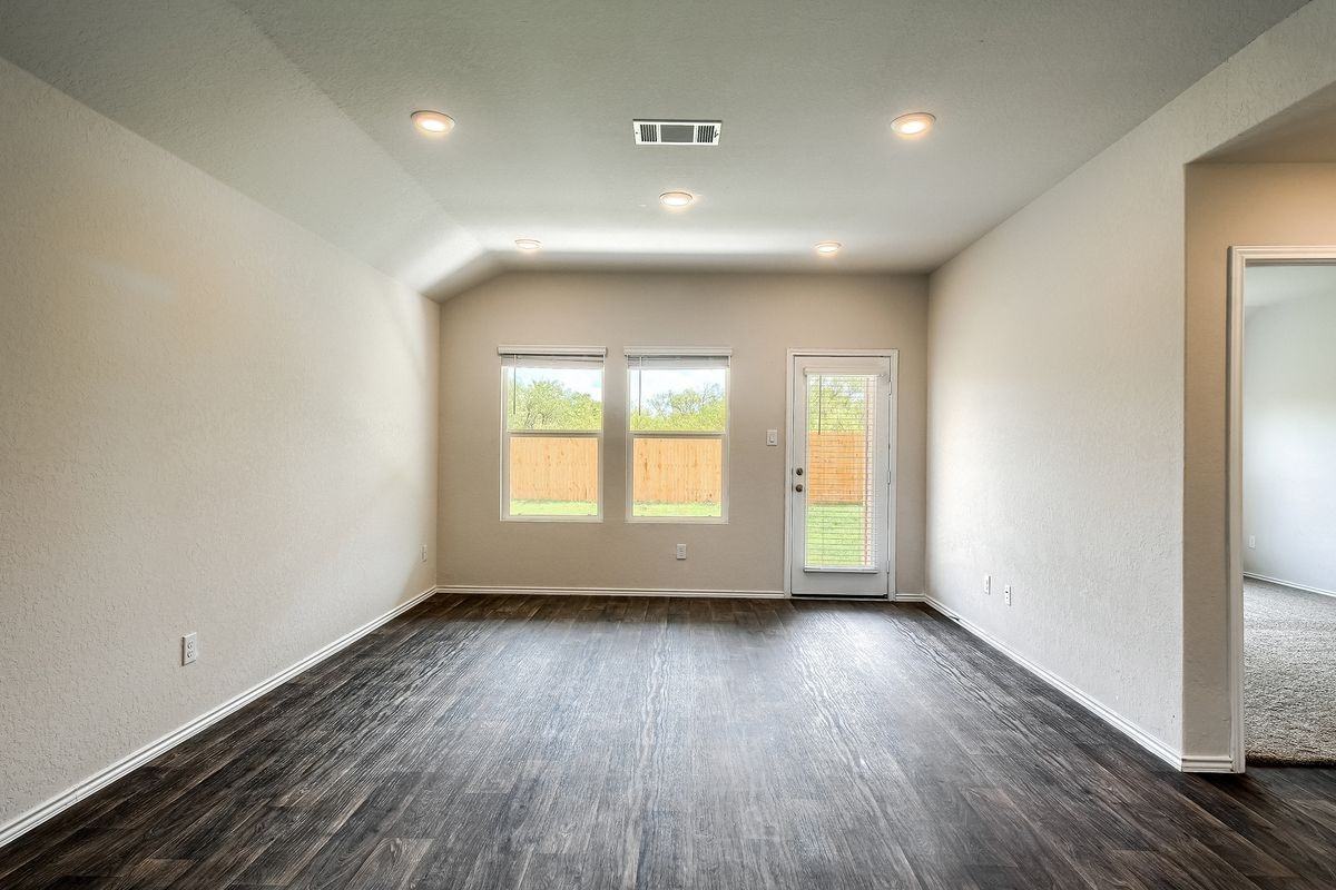 745 Adler Way - Photo 7 of 28