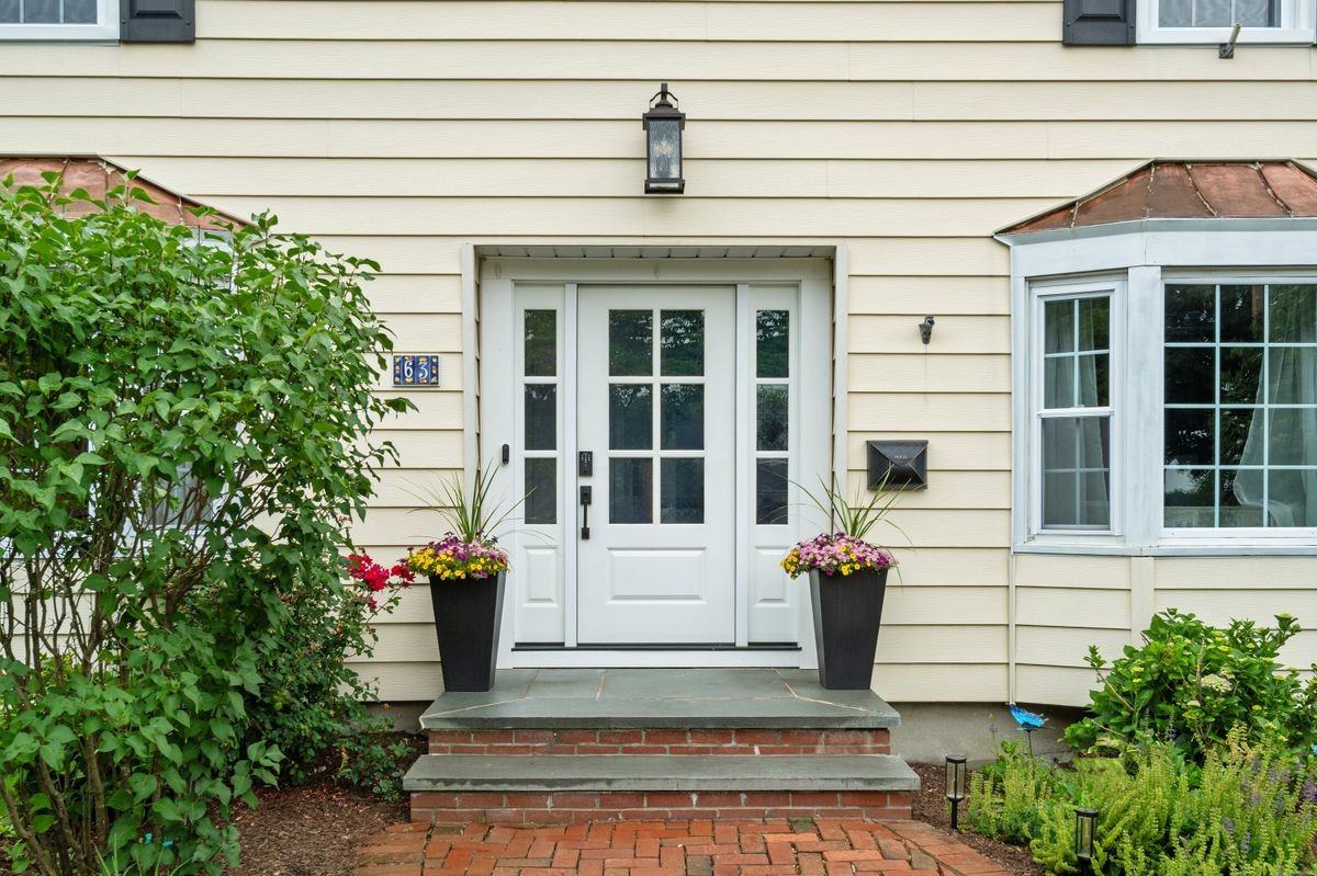 63 Lockwood Rd - Photo 3 of 27