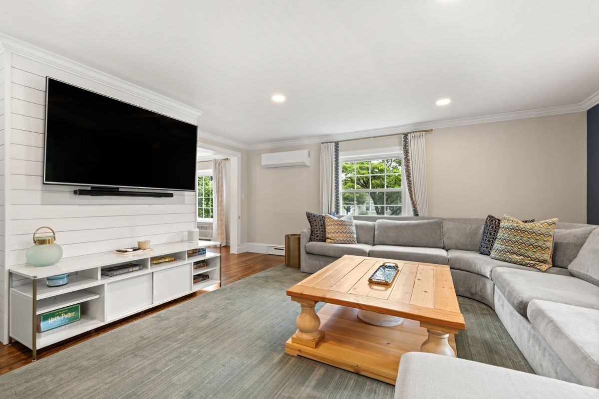 63 Lockwood Rd - Photo 5 of 27