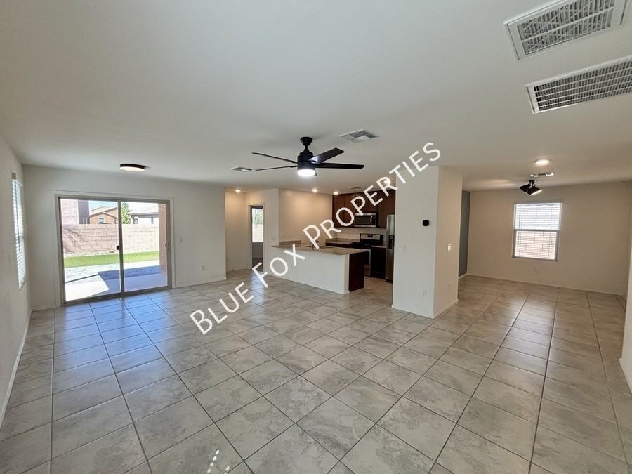 8823 E Stone Meadow Cir - Photo 3 of 22