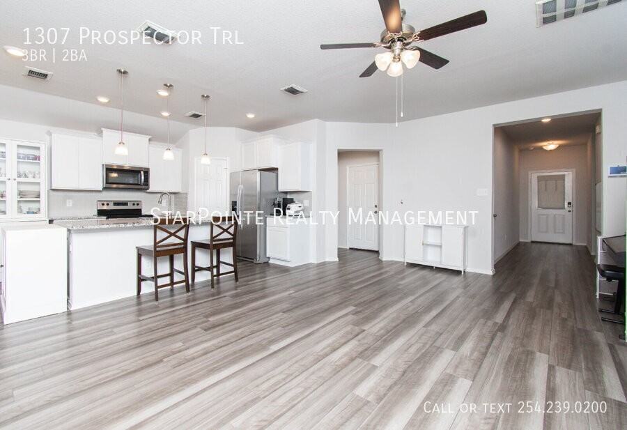 1307 Prospector Trl - Photo 2 of 20