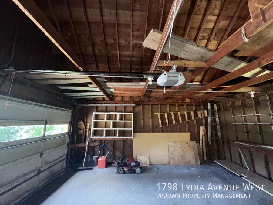 1798 Lydia Ave W - Photo 4 of 25