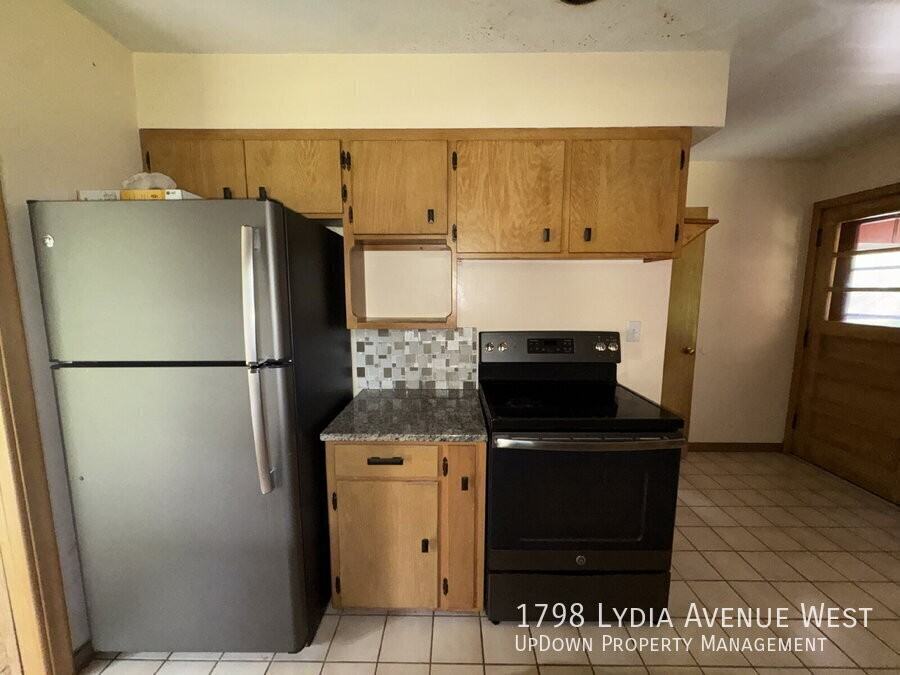 1798 Lydia Ave W - Photo 6 of 25