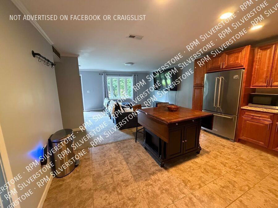 26623 Northeastern Hwy - Photo 2 of 13