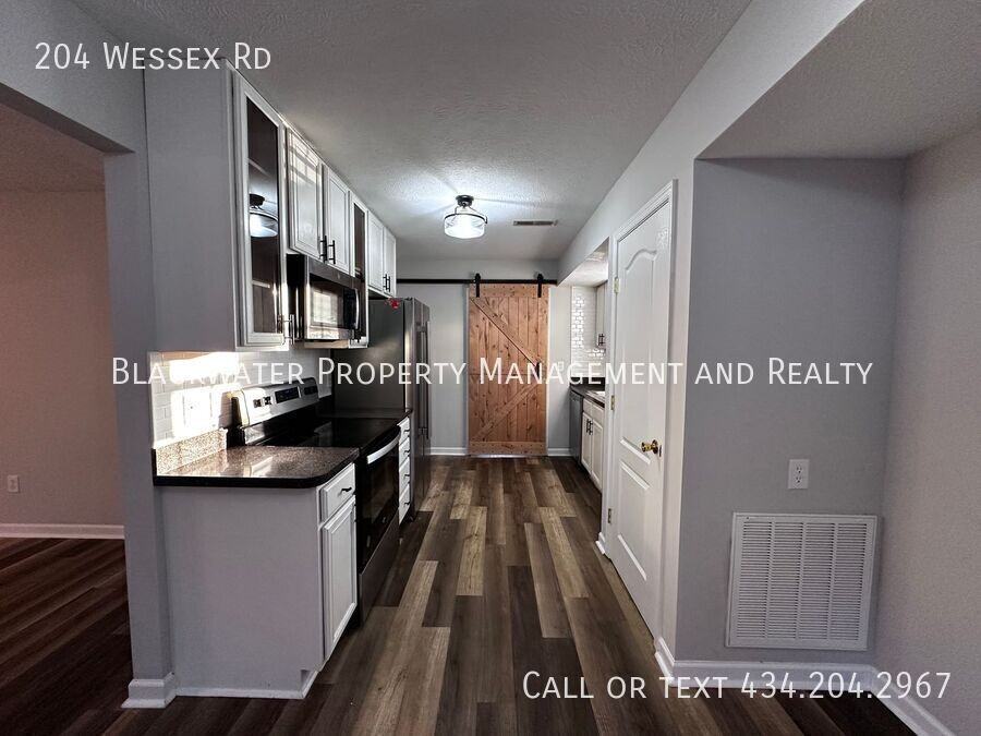 204 Wessex Rd - Photo 2 of 23