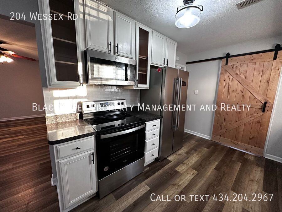 204 Wessex Rd - Photo 3 of 23