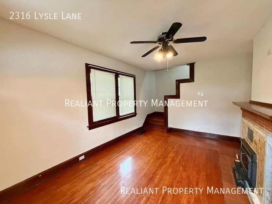 2316 Lysle Ln - Photo 2 of 21