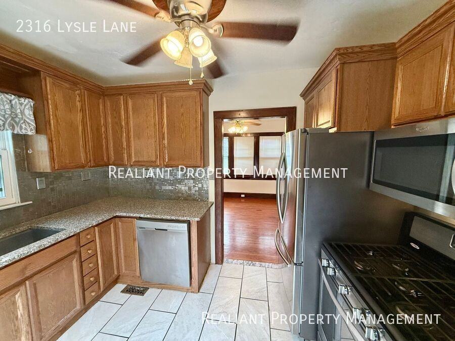 2316 Lysle Ln - Photo 6 of 21