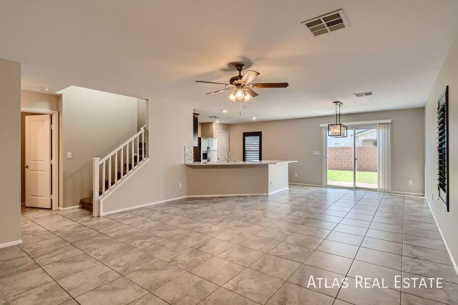 10380 Foramore Ct - Photo 4 of 17