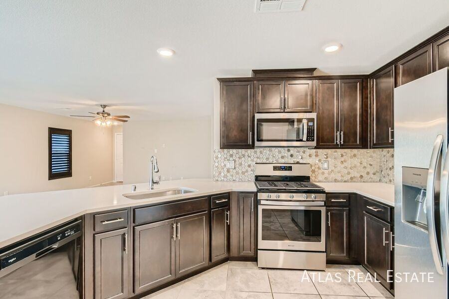 10380 Foramore Ct - Photo 7 of 17