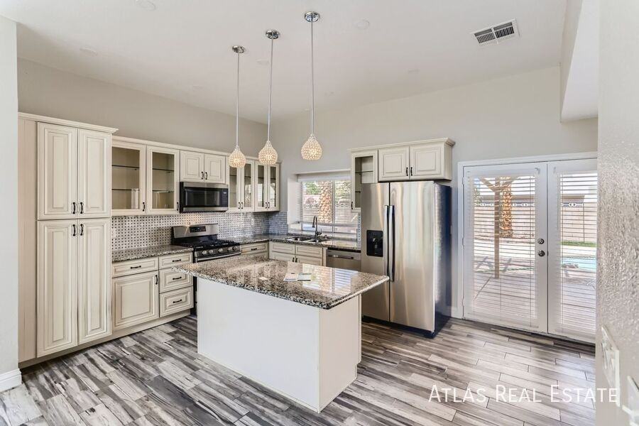 7980 Boardwalk Way - Photo 4 of 17