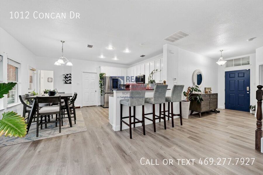1012 Concan Dr - Photo 7 of 36