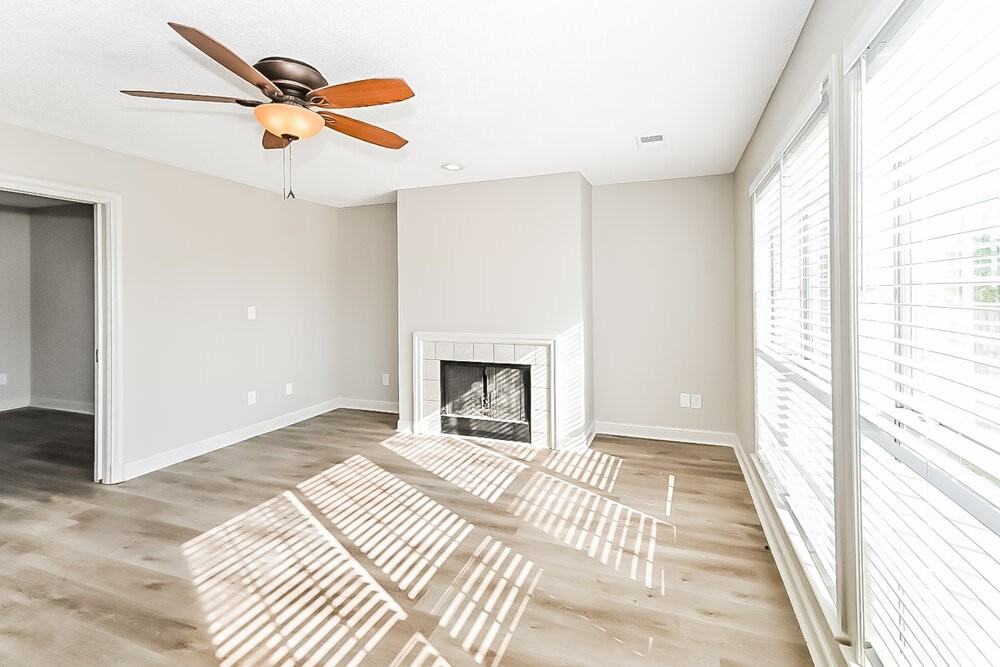 7170 Fox Creek Dr - Photo 5 of 17