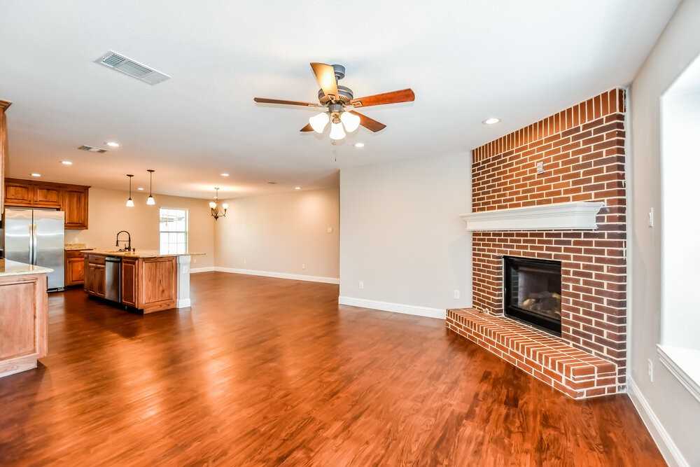 2913 Louis St - Photo 4 of 16