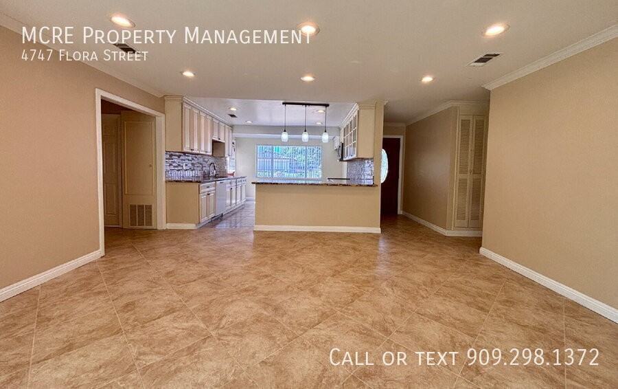 4747 Flora St - Photo 6 of 37