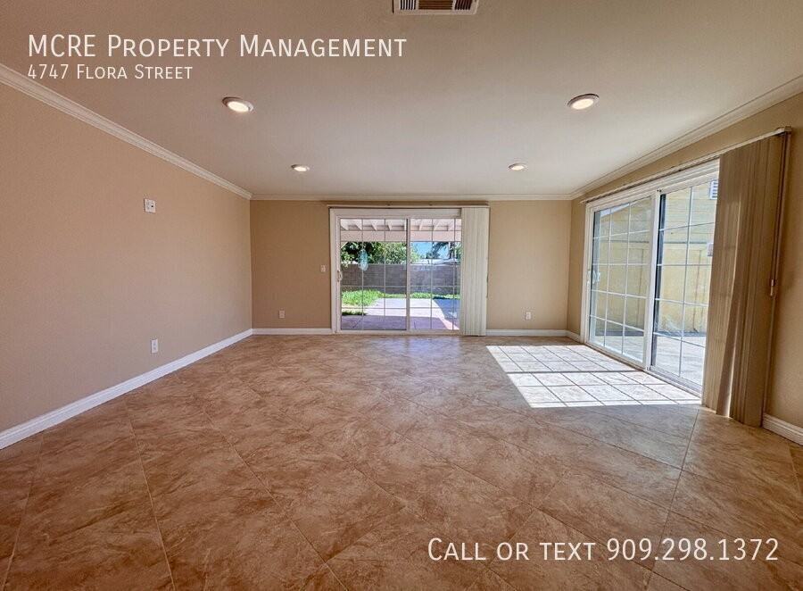 4747 Flora St - Photo 7 of 37