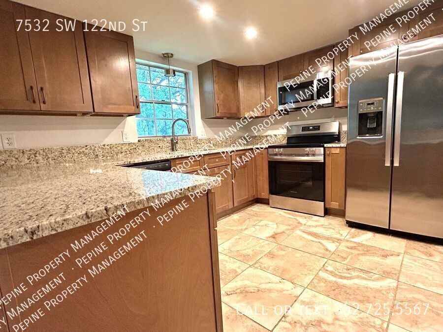7532 Sw 122nd St - Photo 5 of 29