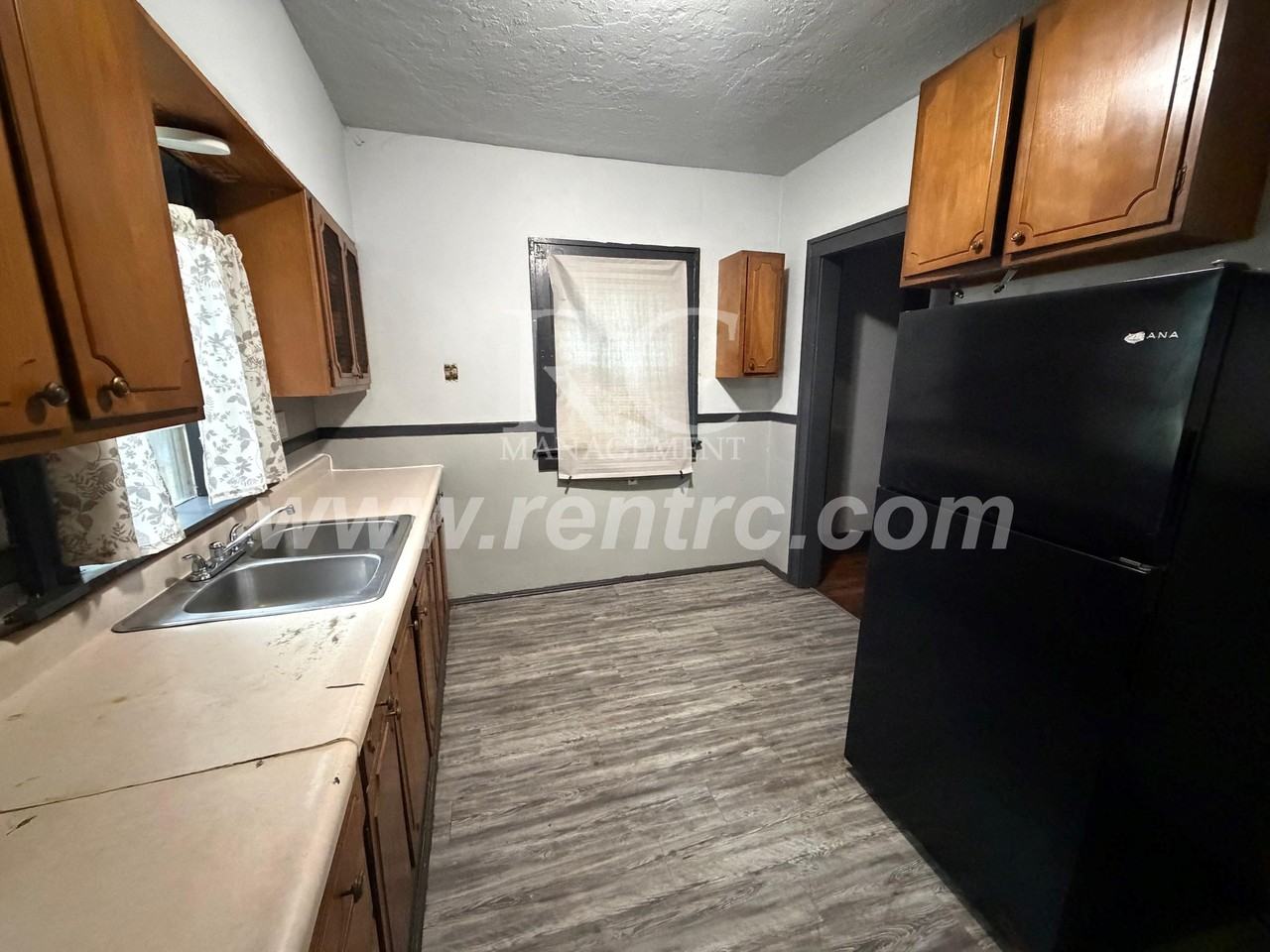 619 Harmon St - Photo 2 of 13